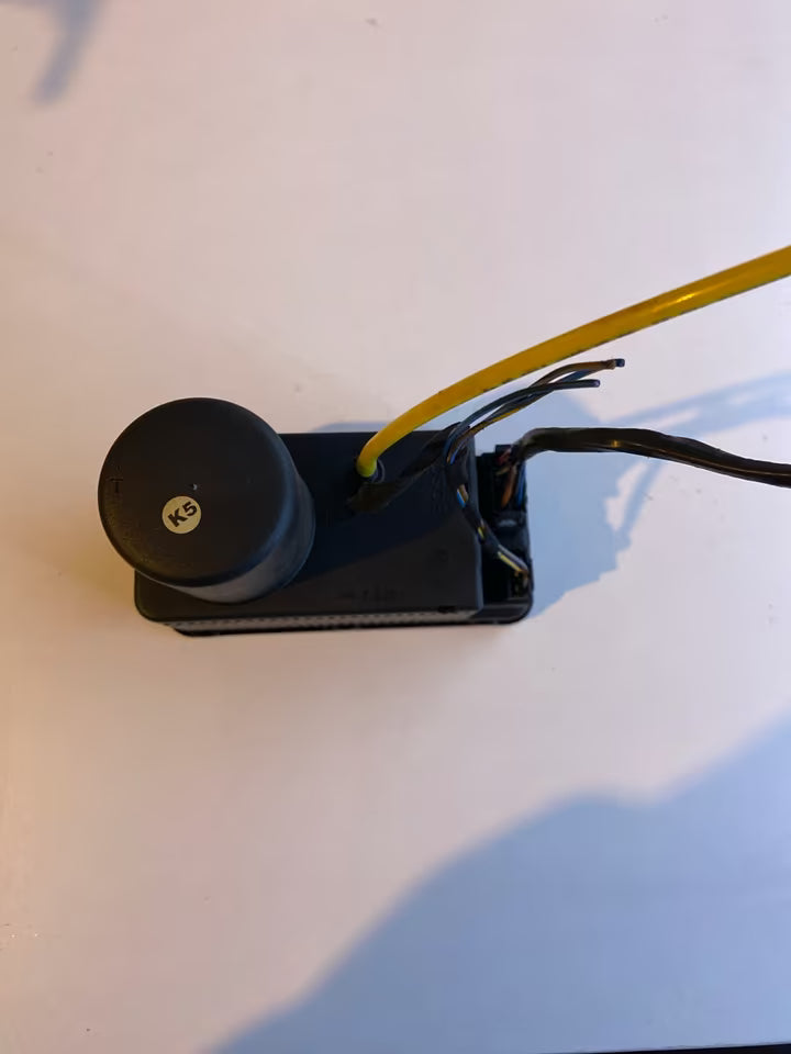 Mercedes W202 ZV Pumpe 2028001648