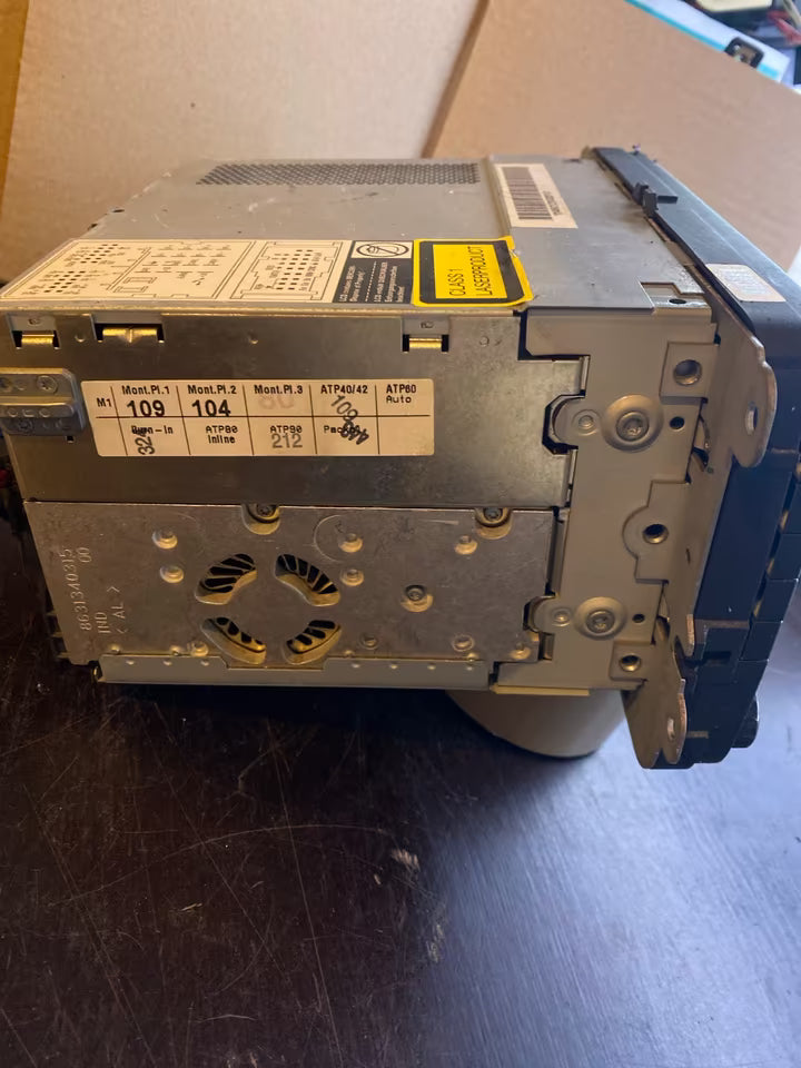 VW Touran 1T Bj04 1T0035194B 7612002028 Blaupunkt Navi