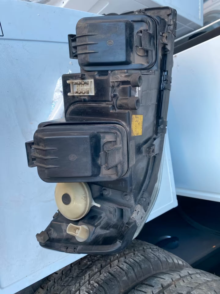 Audi V8 Frontscheinwerfer Rechts 1305235130