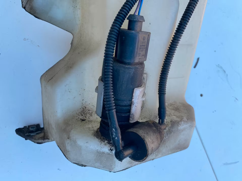 Audi A4 B6 scheibenwischwasserbehälter 8E955451 inklusive Pumpe