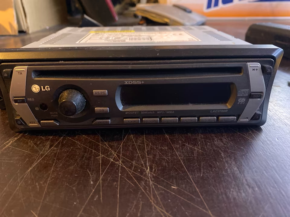 LG Autoradio mit CD Player