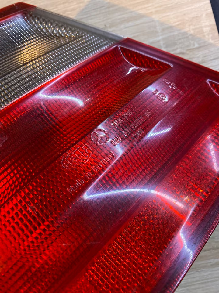 Mercedes W208 Rücklicht Links 2088200164
