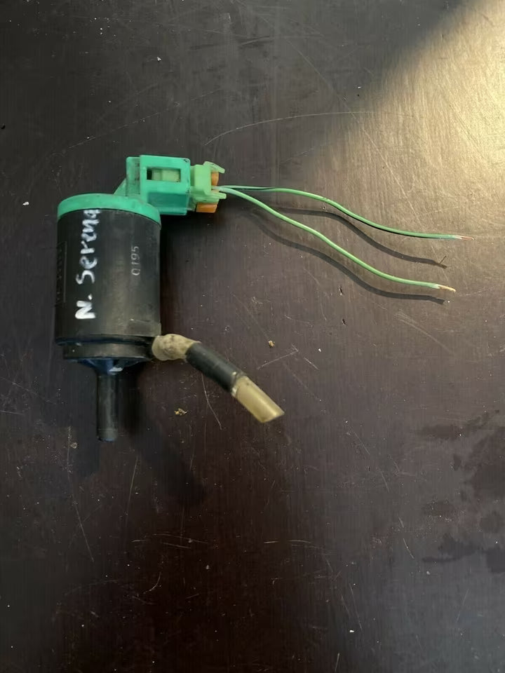 Nissan Serena Wischwasserpumpe 28920J