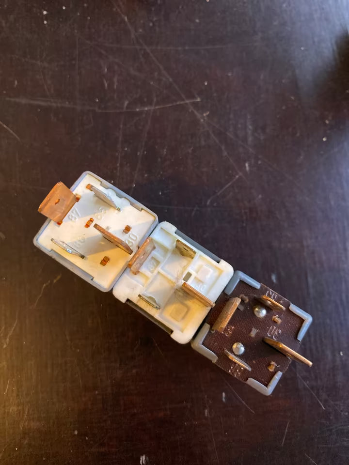 Relais Relay Nr. 18 VW Audi 191937503