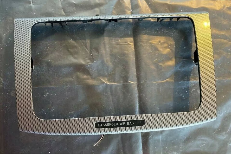VW Passat 3c b6 Verkleidung Radio Zierleiste 318410100