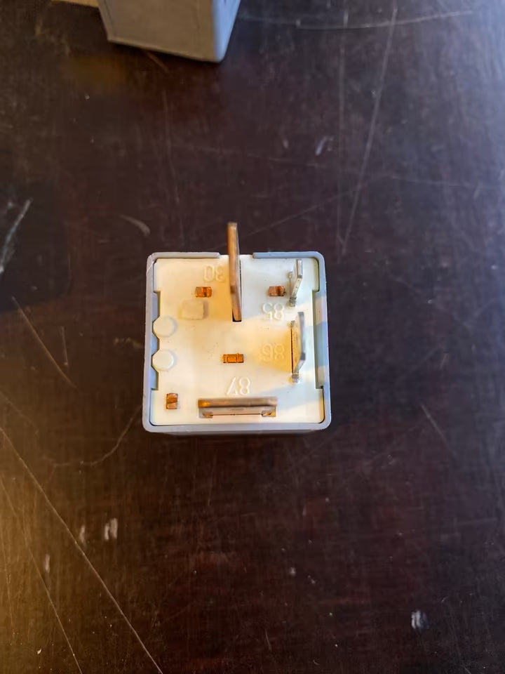 Relai nr.167 Vw Audi 191906383C