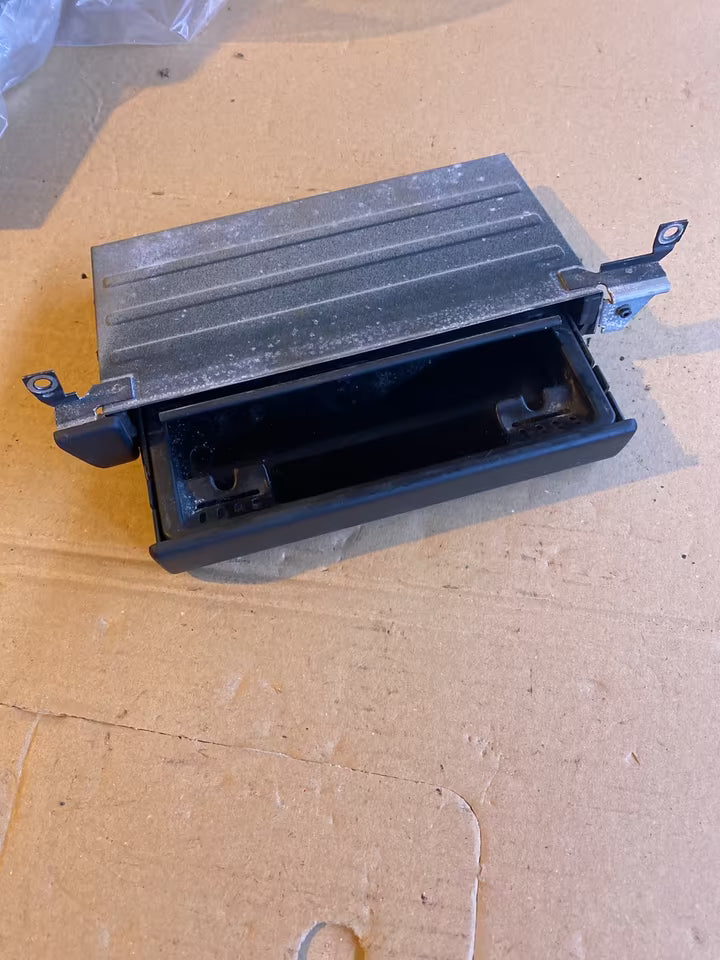 Audi 100 A6 Aschenbecher 4a1 857 951
