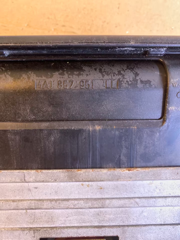 Audi 100 A6 Aschenbecher 4a1 857 951