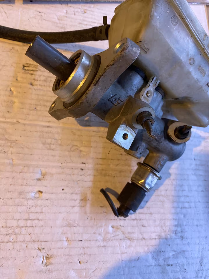 Seat Alhambra Hauptbremszylinder 7M3611303