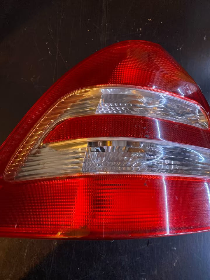 Mercedes W203 Original Rücklicht Links 2038200164