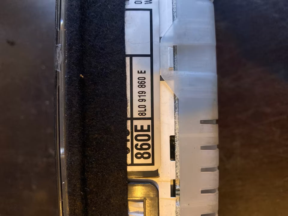 Audi A3 8L Tacho Tachometer Kombiinstrument 8L0919860 E