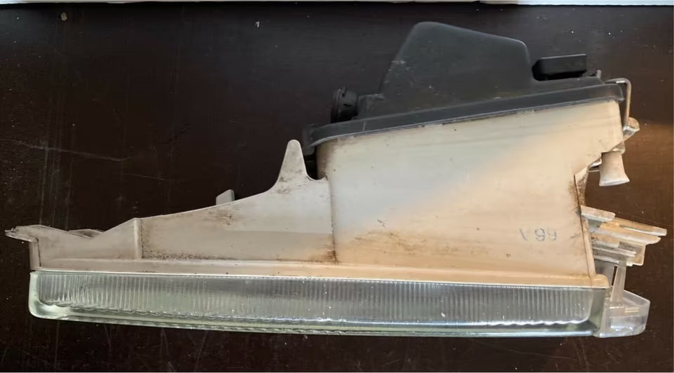 Audi 80 Nebelscheinwerfer links 13252700LI