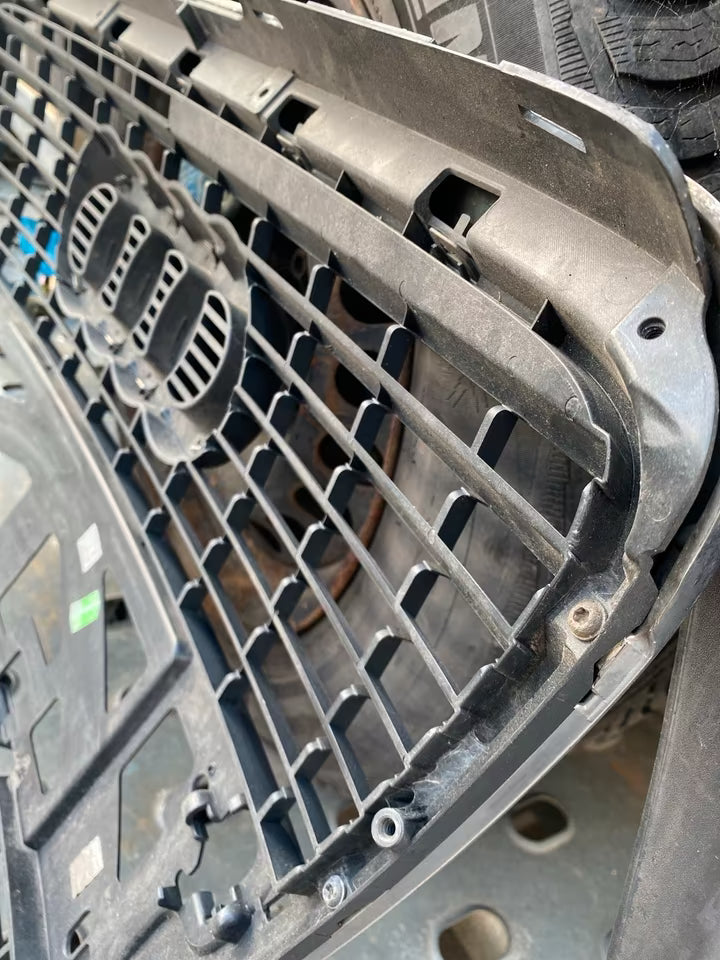 Audi A6 4F Kühlergrill 4F0853651