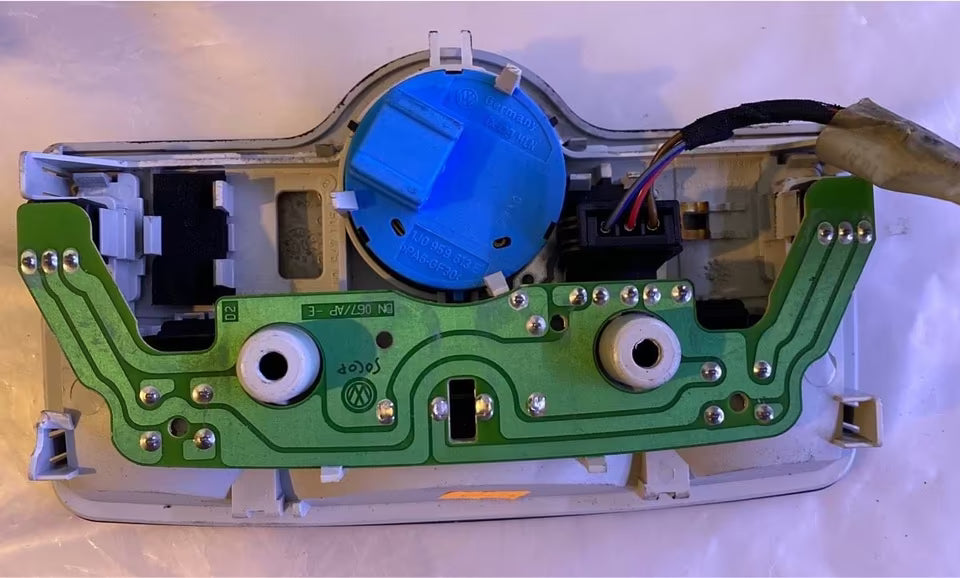 VW Bora Schiebedachschalter Leseleuchte 1J0947105