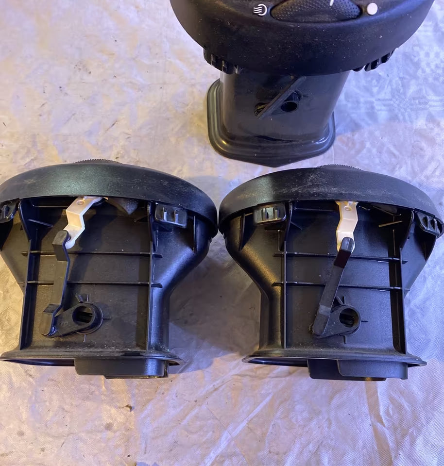 Ford Focus Lüfterdüsen Frischluftgrill
