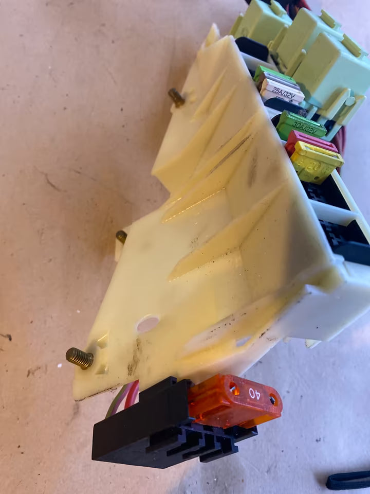 BMW E39 Sicherungskasten 8371884