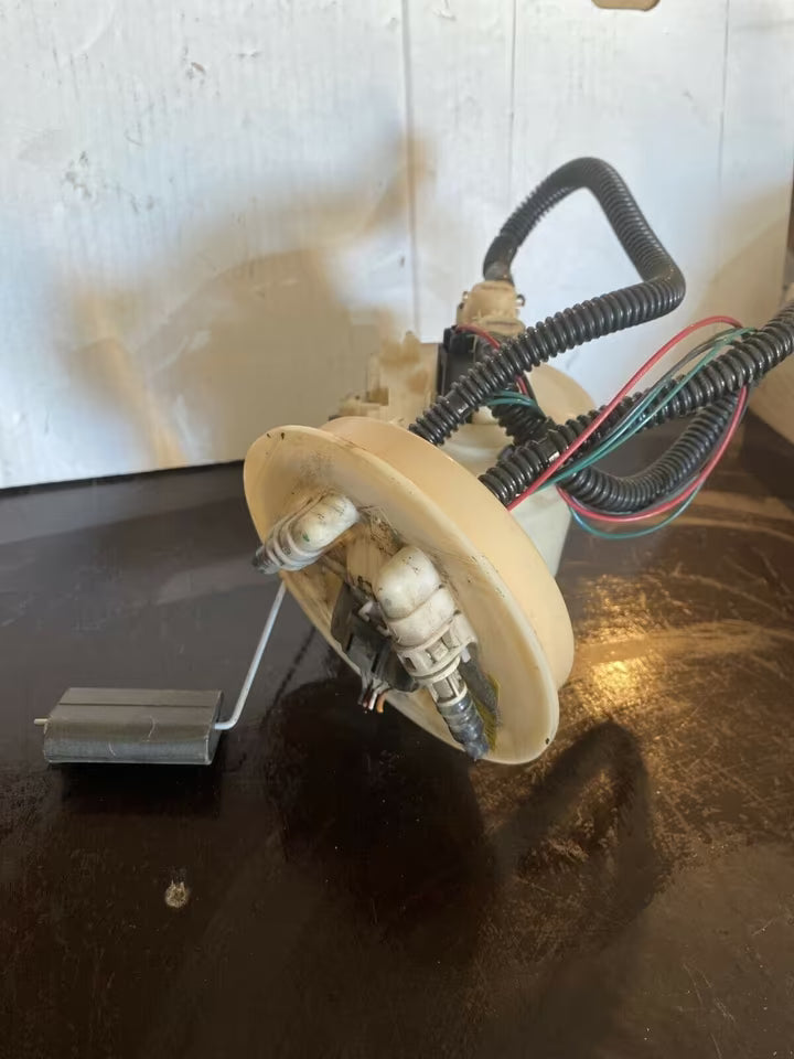 Ford Focus MK 1 Kraftstoffpumpe 98APAL 9H307
