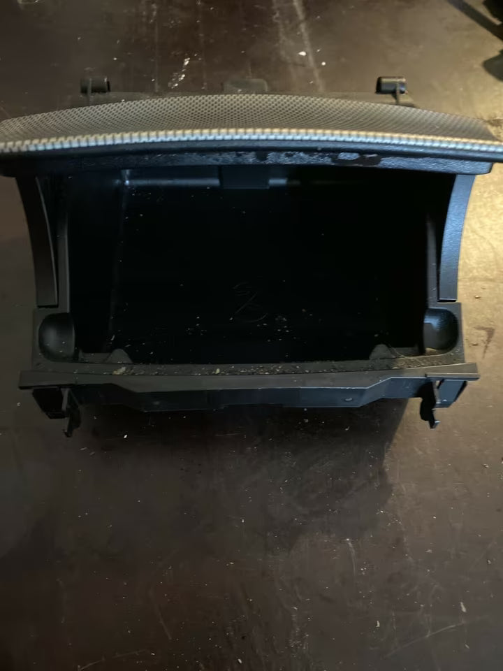 Mercedes W203 Ablagefach mit LED A2036800652