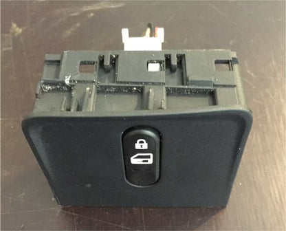 Nissan Primera P12 Schalter Zentralverriegelung 68485BA10