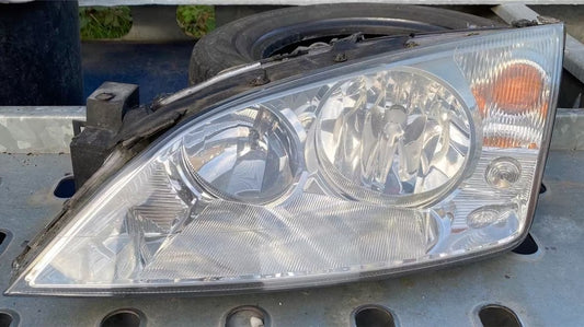 Ford Mondeo 3 Kombi Scheinwerfer links 1S7113006AL