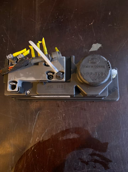 Mercedes W210 Original Zentralverriegelungspumpe 2108002448