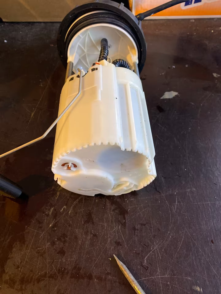 Original Kraftstoffpumpe Nissan Micra K12 0580314 062 Bosch