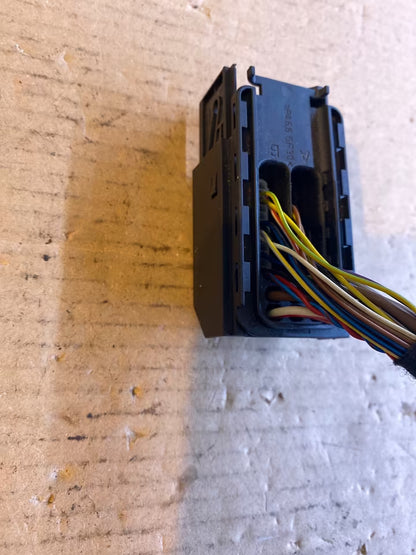 BMW E Serie Motor ECU Anschluss Stecker