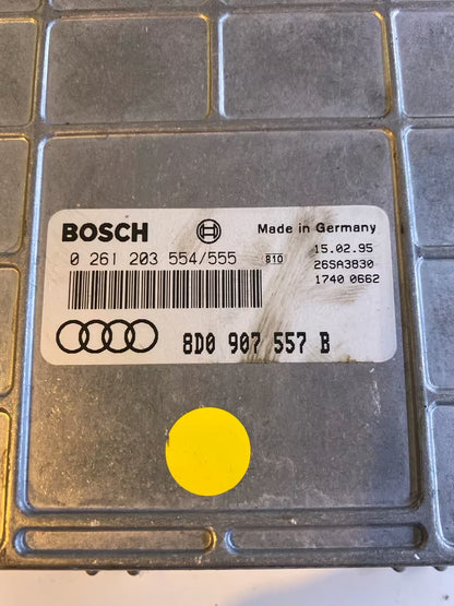 Audi A4 B5 Motosteuergerät 0261203554 / 8D0907557B