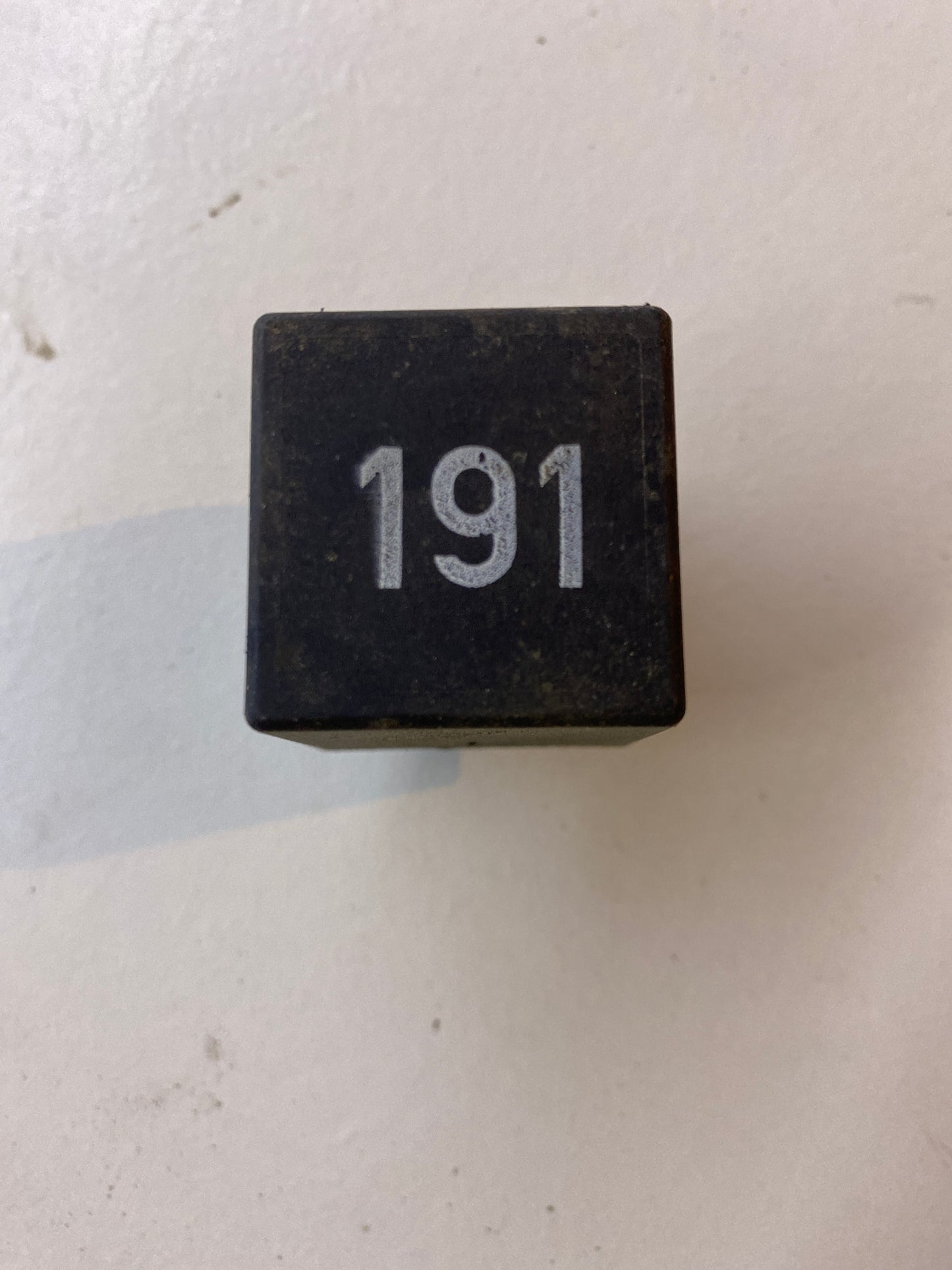 Relai Nr. 191 / 1H0953227