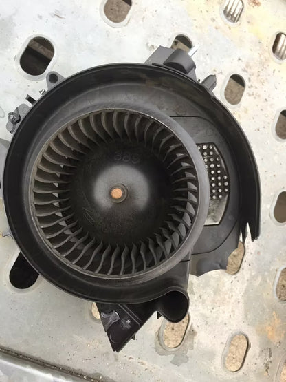 Mercedes W246 B200 Gebläsemotor A2469064100