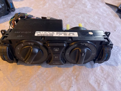 Mercedes W210 Heiz/Klimagerät 2108302085