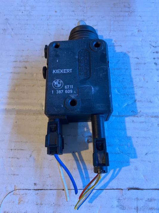 BMW E36 Stellmotor 67.11-1387609 Heckklappe