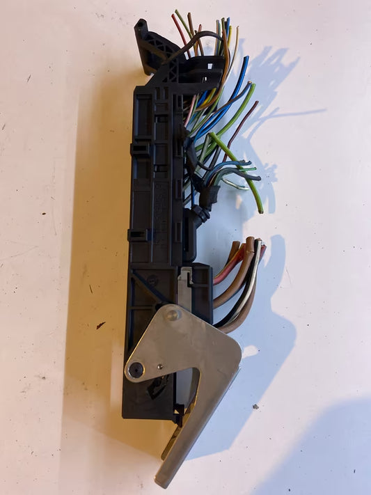 Mercedes W210 Zentralsteuergerät Steckerleiste 2105458828