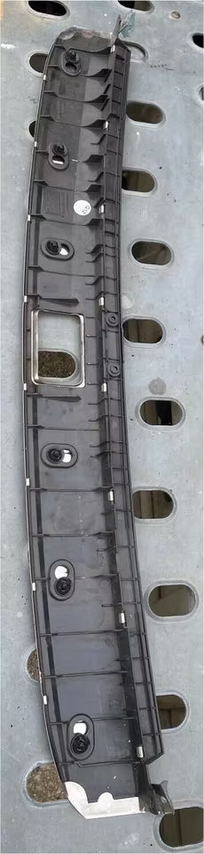 Mercedes W203 Ladekante A2036901887