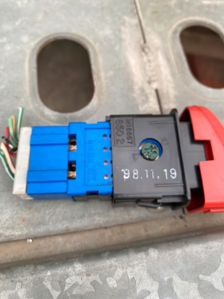 Honda Logo Warnblinker Schalter M16667