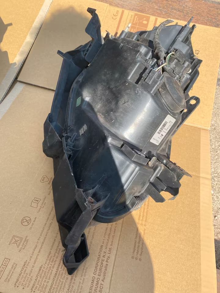 Renault Clio III Frontscheinwerfer links