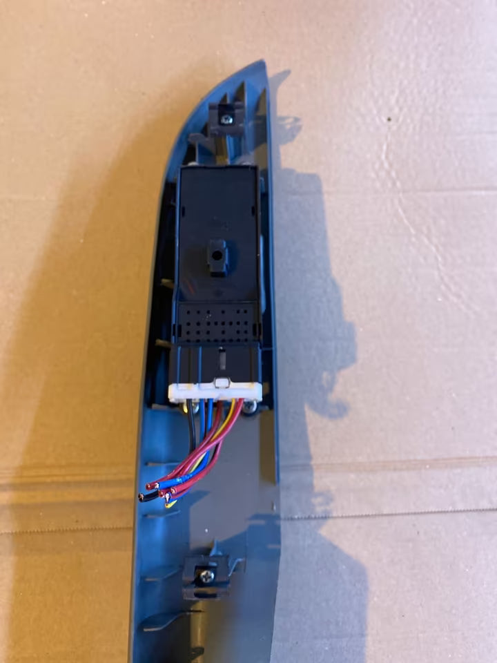 Nissan MICRA K11 (98-02) FENSTERHEBERSCHALTER mit Blende links