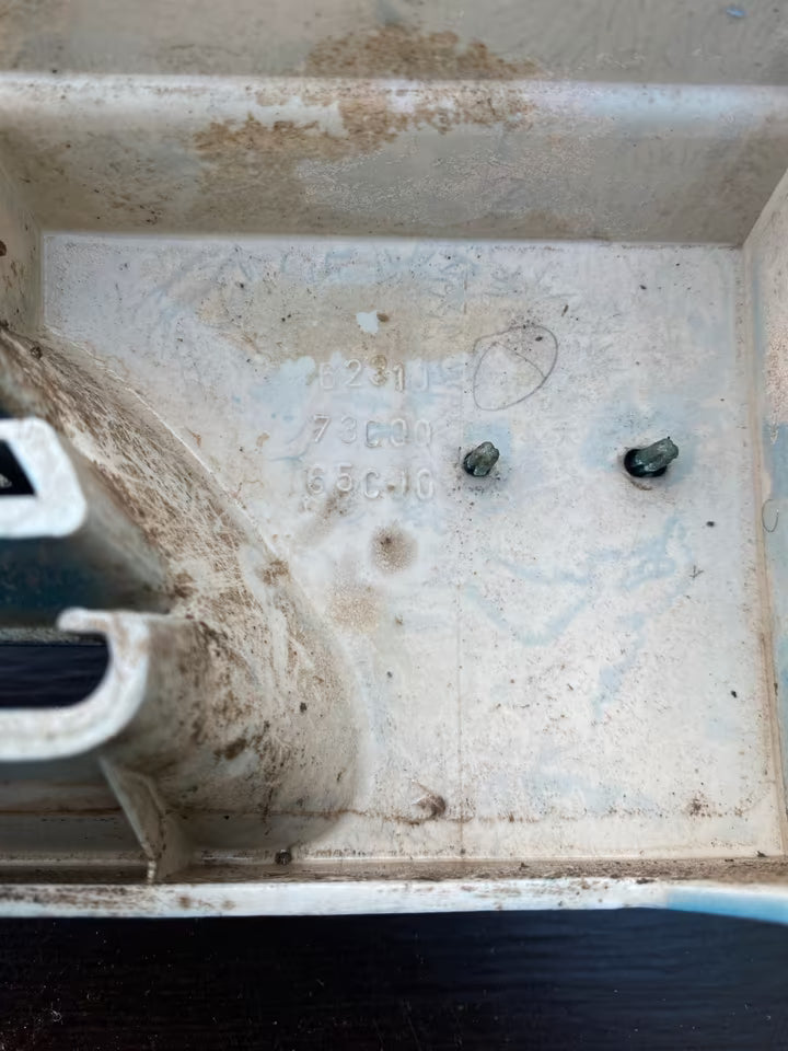 Nissan Sunny N14 (3-Türer, 1.4 LX) Frontgrill