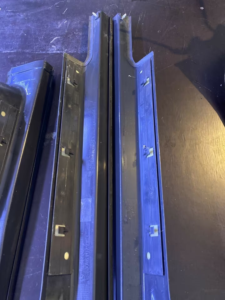 Mercedes W203 Türeinstiegsleisten A2036800735