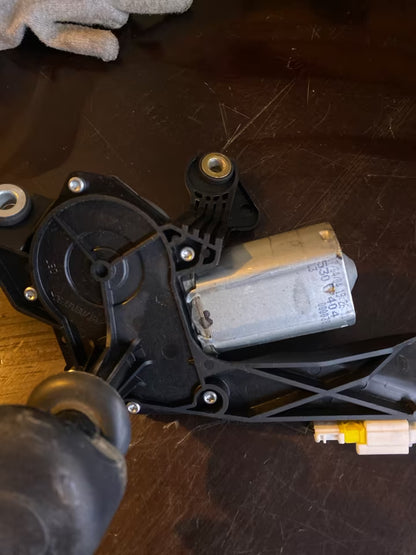 Nissan Primera Heckwischmotor 53017412