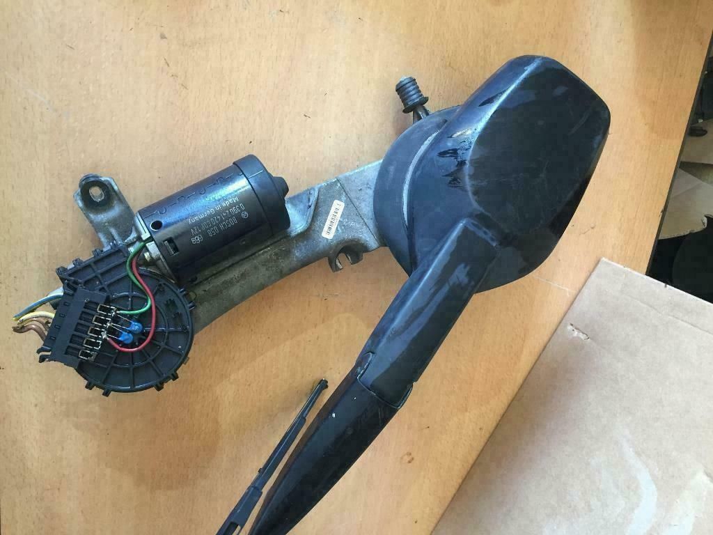 Mercedes W210  Heckscheibenwischergestänge   0390241420 CDP 12V