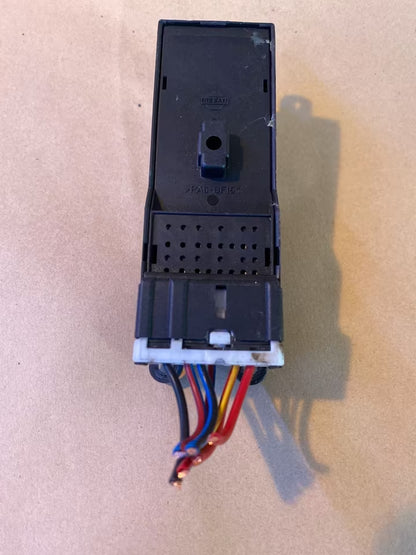 Nissan Micra K11 Fensterheber links vorn