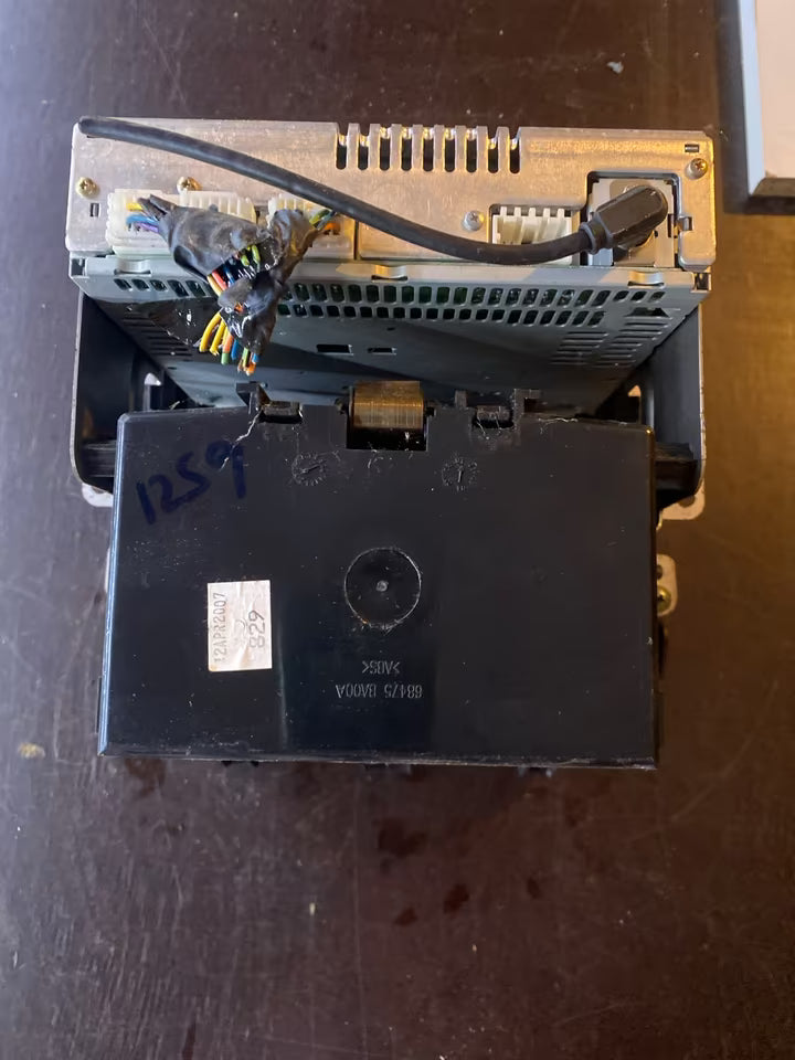 Nissan Primera P12 CDPlayer Konsole