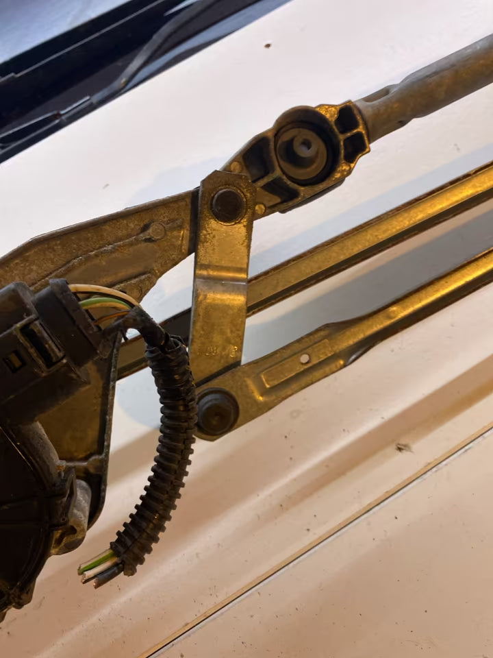 FORD FOCUS II Wischergestänge vorne mit Motor 3397020850