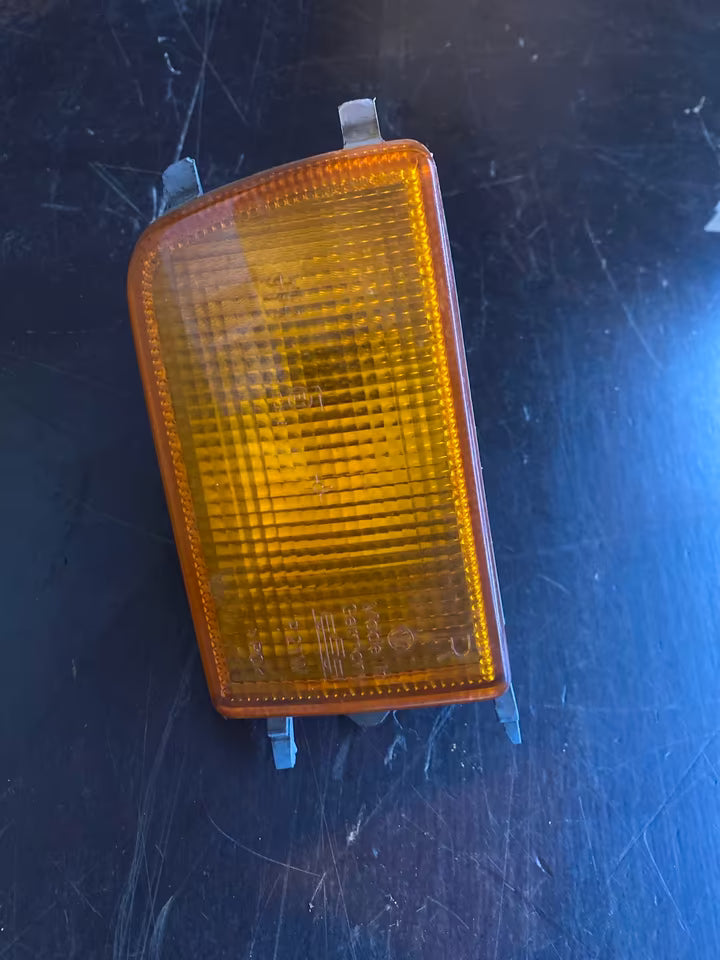 VW Golf 3 - Blinker vorne rechts 1H0953156C