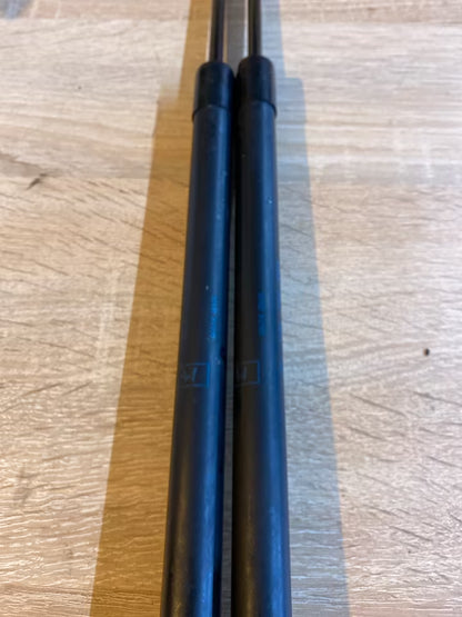 Nissan Primera P12 Hecklappendämpferset 90452AV700 5136QD