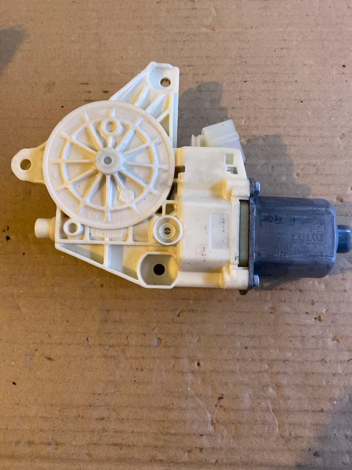 Mercedes W246 Fensterheber Motor Vorne Rechts 0130822691