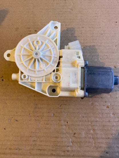 Mercedes W246 Fensterheber Motor Vorne Rechts 0130822691