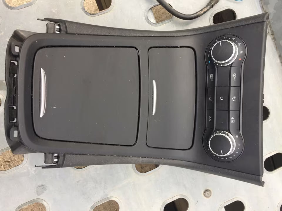 Mercedes W246-B200 Amaturen