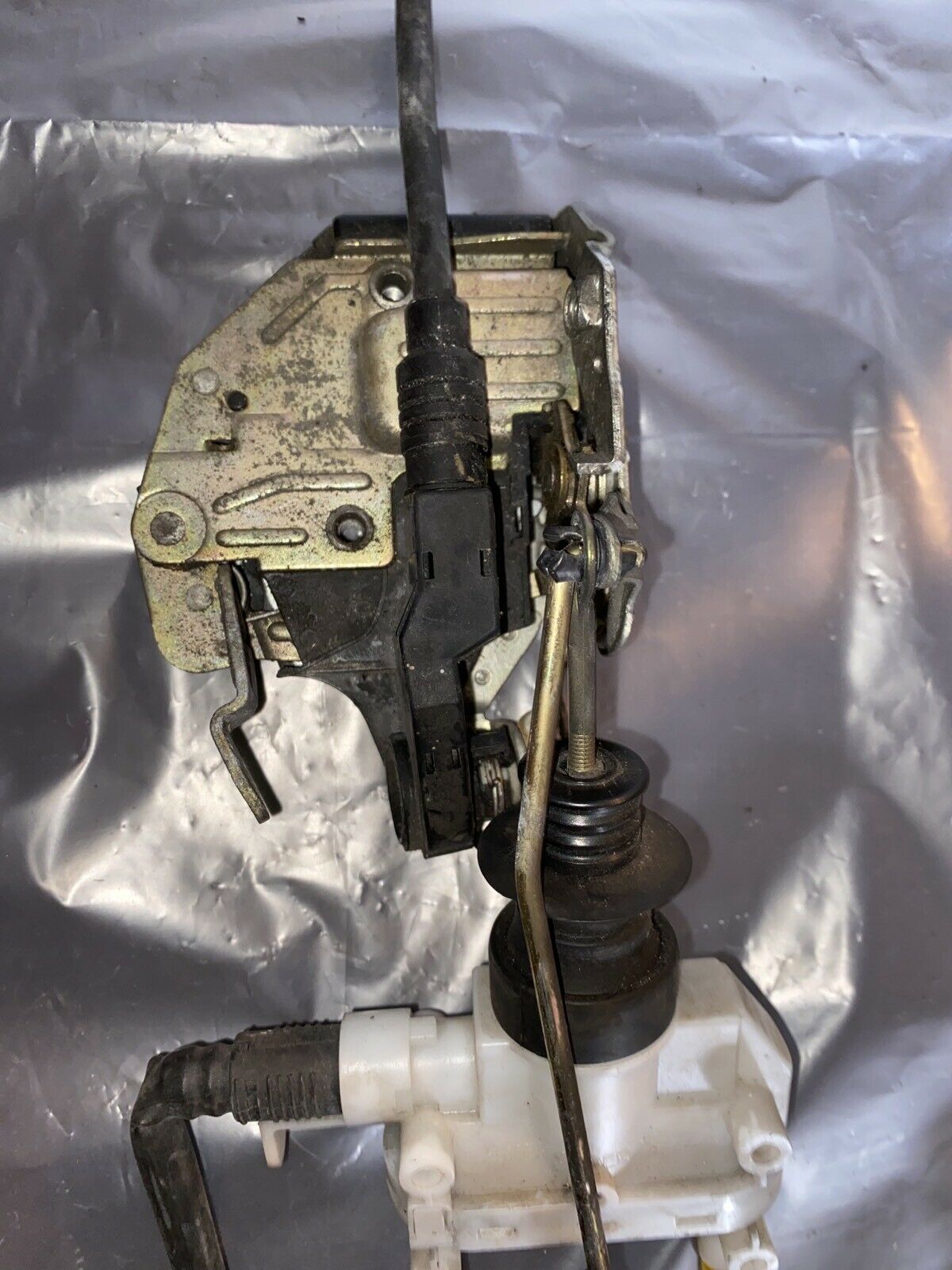 Mercedes W124 Türschlossriegel hinten links mit Stellmotor